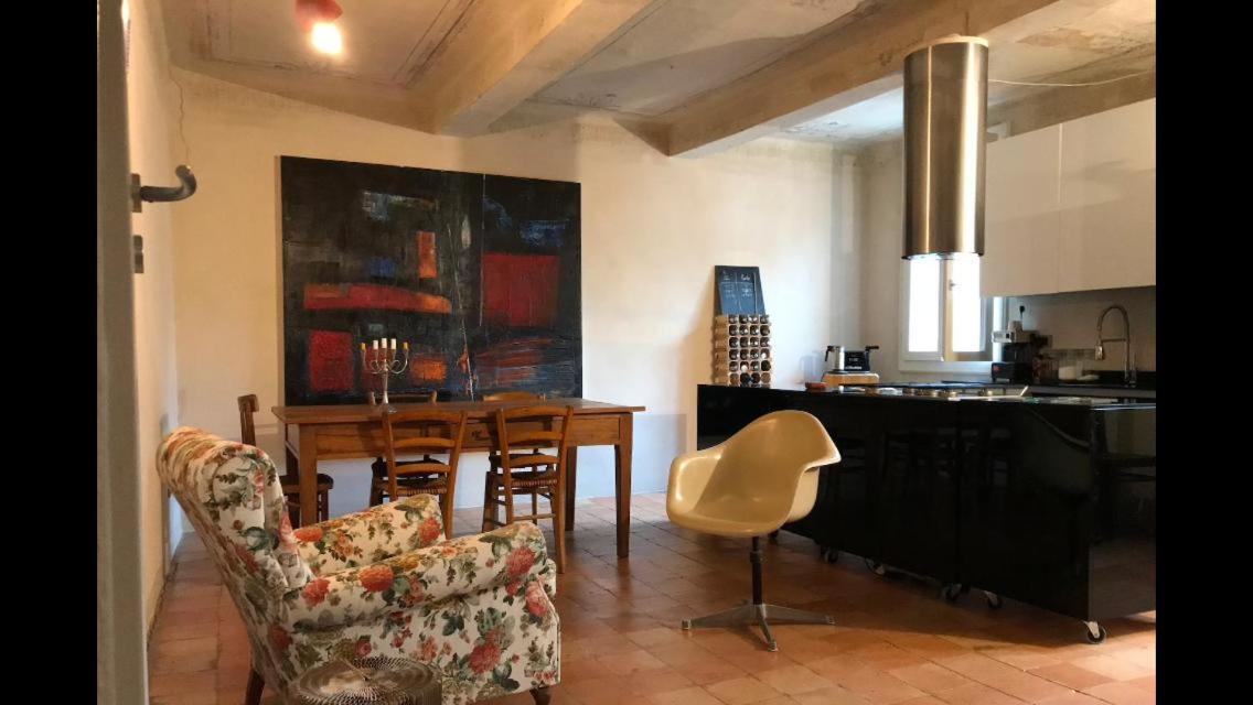 Casa Luminosa Con Giardino In Centro Storico Apartman Reggio Emilia Kültér fotó