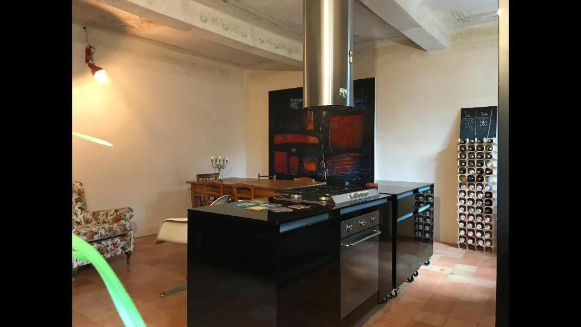 Casa Luminosa Con Giardino In Centro Storico Apartman Reggio Emilia Kültér fotó