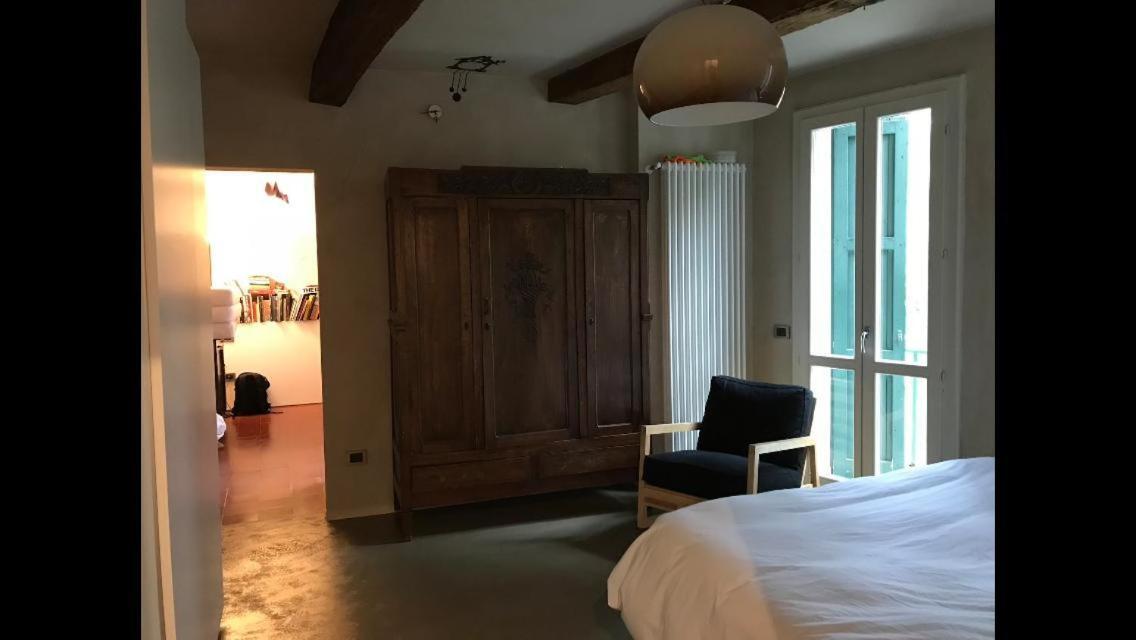 Casa Luminosa Con Giardino In Centro Storico Apartman Reggio Emilia Kültér fotó